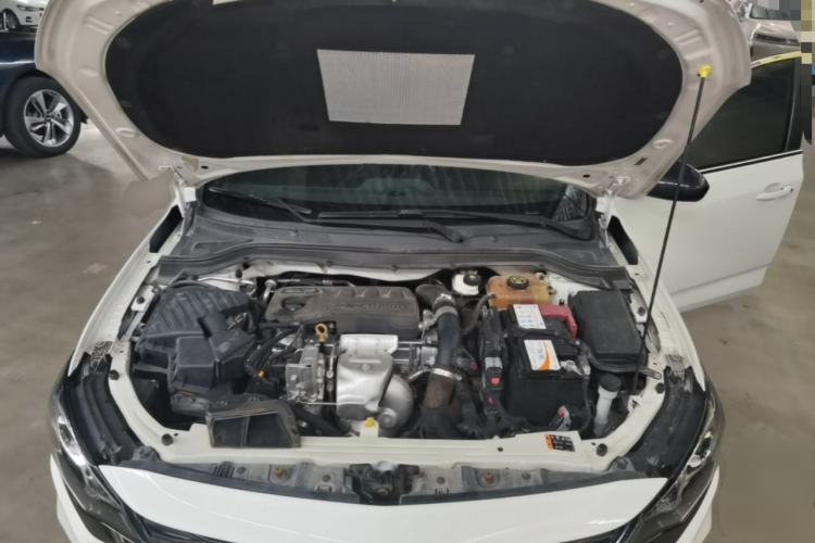 Used Chevrolet Monza 2020 Light Hybrid RS 330T Automatic Comfort Edition Engine Bay
