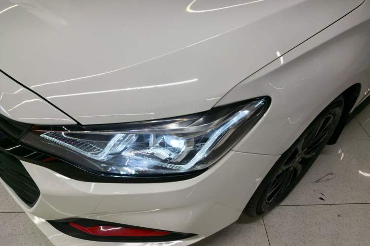 Used Chevrolet Monza 2020 Light Hybrid Redline 320T Dual-Clutch Thrilling Edition Exterior 6