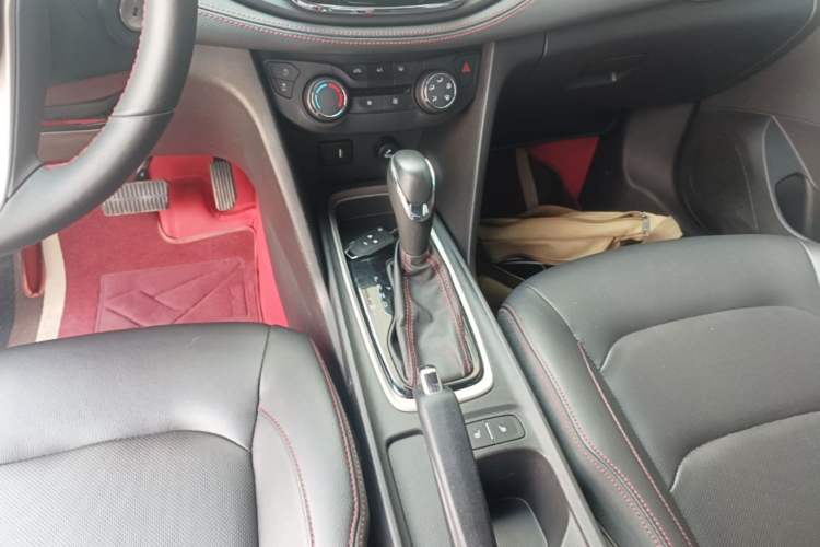 Used Chevrolet Monza 2020 Light Hybrid RS 330T Automatic Thrill Edition Gear Lever