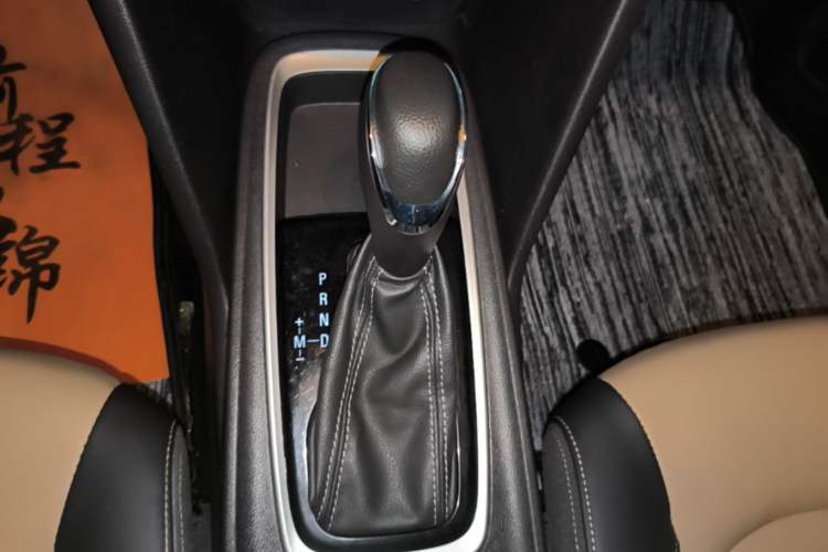 Used Chevrolet Monza 2020 320 Automatic Enjoyment Edition Gear Lever