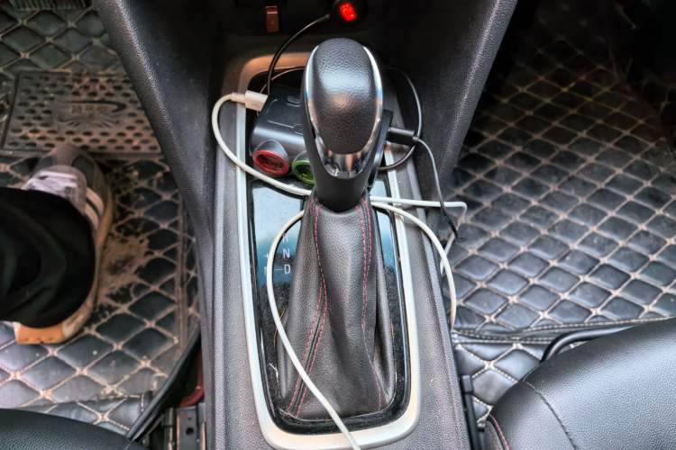 Used Chevrolet Monza 2020 Light Hybrid RS 330T Automatic Comfort Edition Gear Lever
