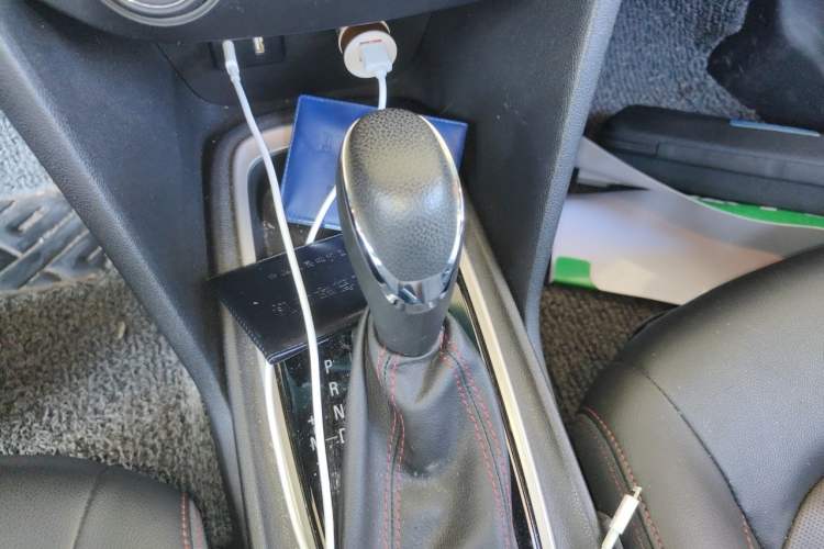 Used Chevrolet Monza 2020 Light Hybrid RS 330T Automatic Comfort Edition Gear Lever