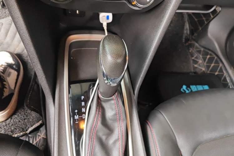 Used Chevrolet Monza 2020 Light Hybrid RS 330T Automatic Comfort Edition Gear Lever