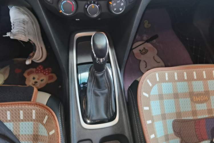 Used Chevrolet Monza 2020 320 Automatic Enjoyment Edition Gear Lever
