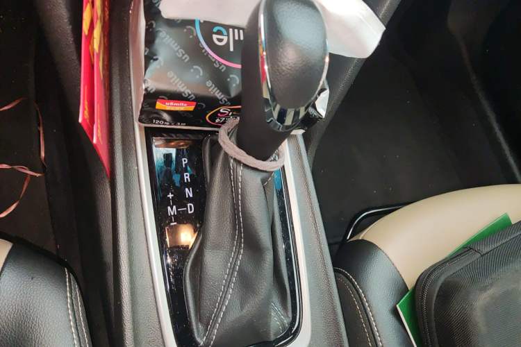 Used Chevrolet Monza 2020 320 Automatic Enjoyment Edition Gear Lever