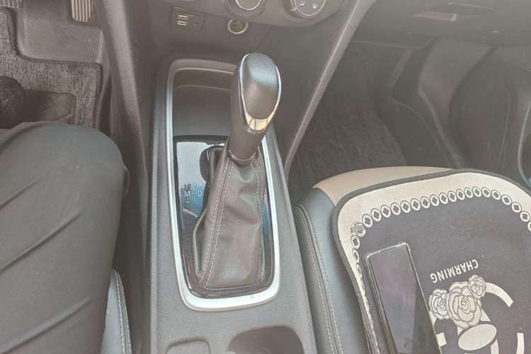 Used Chevrolet Monza 2020 320 Automatic Enjoyment Edition Gear Lever