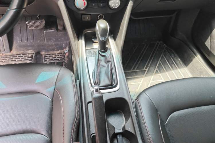 Used Chevrolet Monza 2020 Light Hybrid RS 330T Automatic Comfort Edition Gear Lever