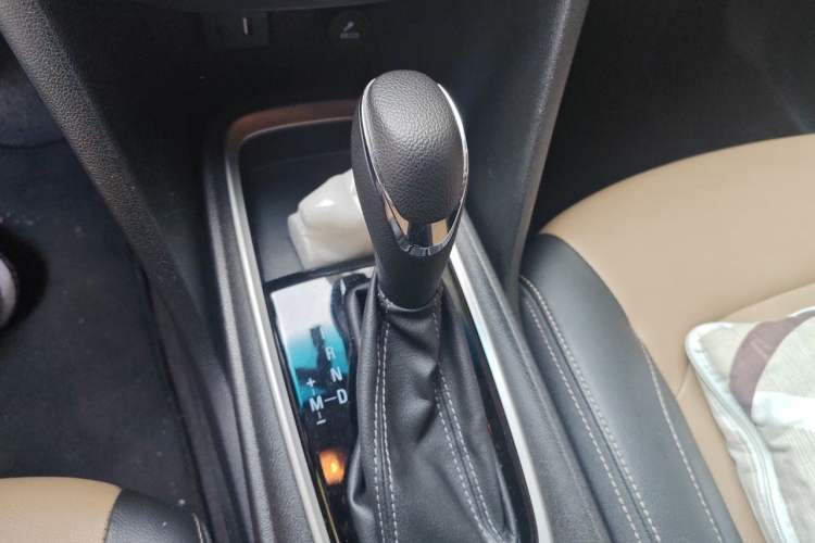 Used Chevrolet Monza 2020 320 Automatic Enjoyment Edition Gear Lever