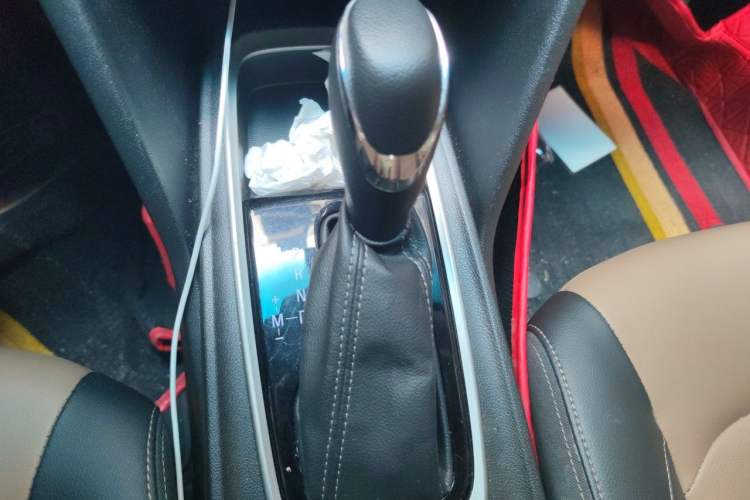 Used Chevrolet Monza 2020 320 Automatic Enjoyment Edition Gear Lever