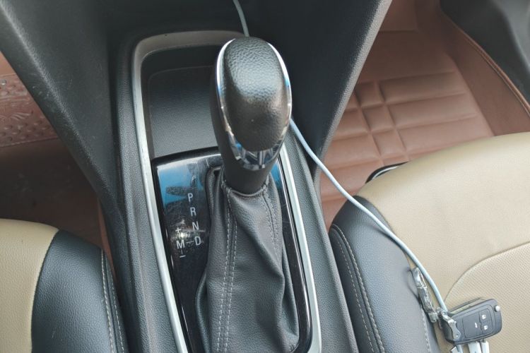 Used Chevrolet Monza 2020 320 Automatic Enjoyment Edition Gear Lever