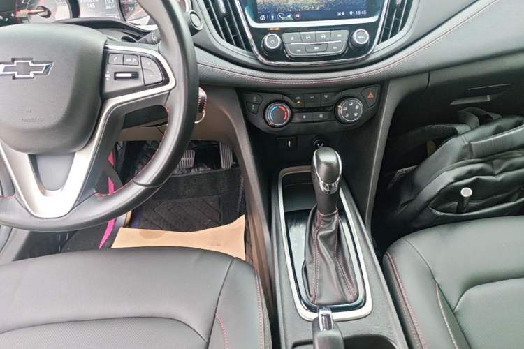 Used Chevrolet Monza 2020 Light Hybrid RS 330T Automatic Comfort Edition Gear Lever