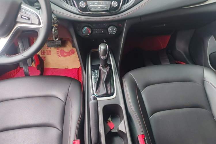 Used Chevrolet Monza 2020 Light Hybrid RS 330T Automatic Comfort Edition Gear Lever