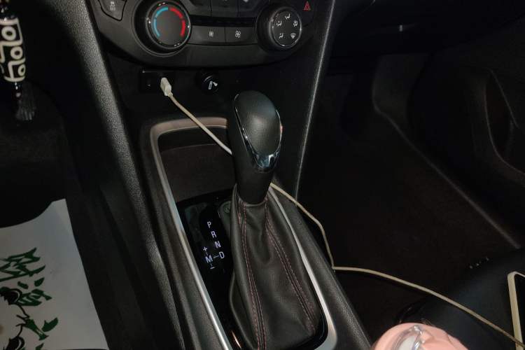 Used Chevrolet Monza 2020 Light Hybrid RS 330T Automatic Comfort Edition Gear Lever