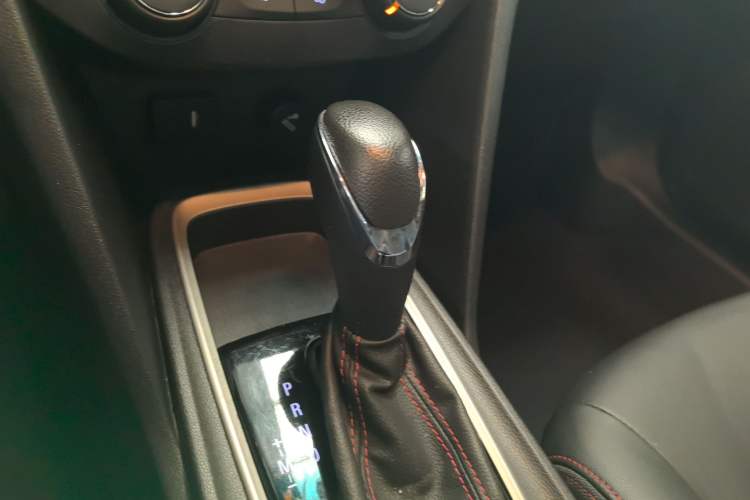 Used Chevrolet Monza 2020 Light Hybrid RS 330T Automatic Comfort Edition Gear Lever