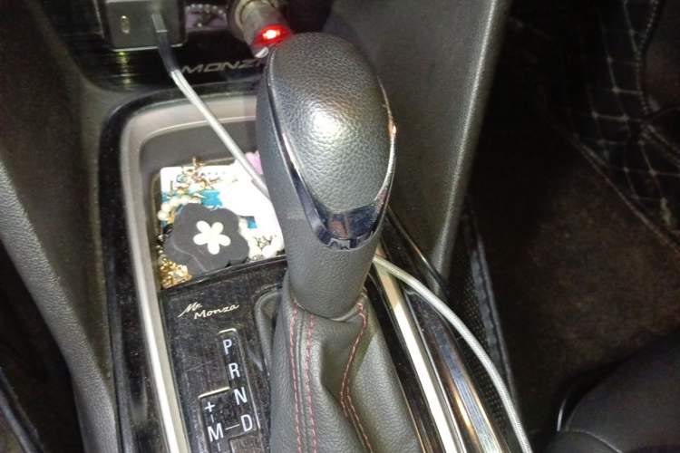 Used Chevrolet Monza 2020 Light Hybrid RS 330T Automatic Thrill Edition Gear Lever