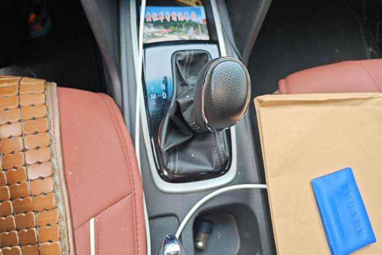 Used Chevrolet Monza 2020 320 Automatic Enjoyment Edition Gear Lever