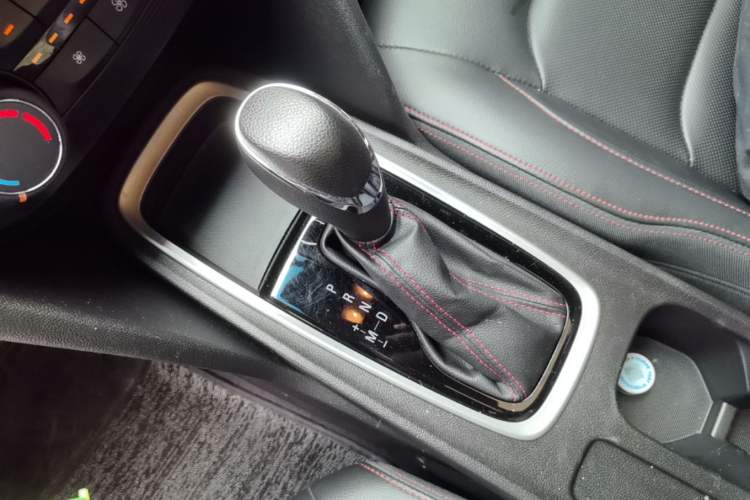 Used Chevrolet Monza 2020 Light Hybrid RS 330T Automatic Comfort Edition Gear Lever