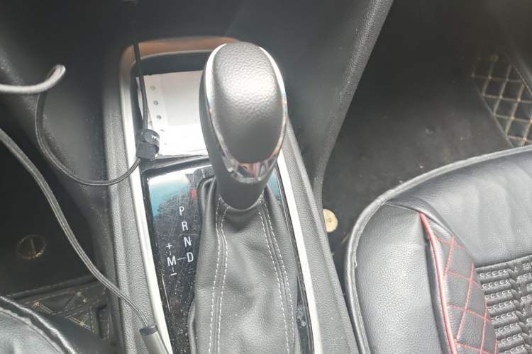 Used Chevrolet Monza 2020 320 Automatic Enjoyment Edition Gear Lever