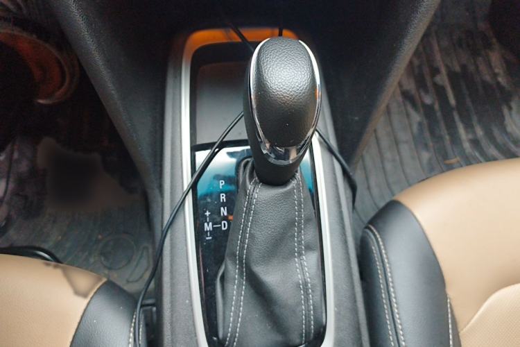 Used Chevrolet Monza 2020 320 Automatic Enjoyment Edition Gear Lever