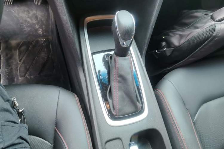 Used Chevrolet Monza 2020 Light Hybrid RS 330T Automatic Comfort Edition Gear Lever