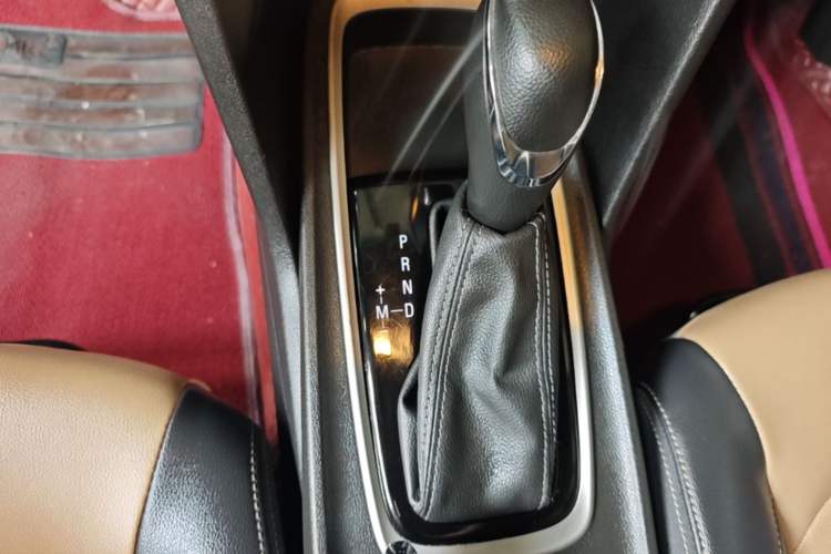 Used Chevrolet Monza 2020 320 Automatic Enjoyment Edition Gear Lever