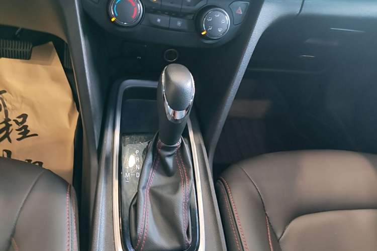 Used Chevrolet Monza 2020 Light Hybrid RS 330T Automatic Comfort Edition Gear Lever