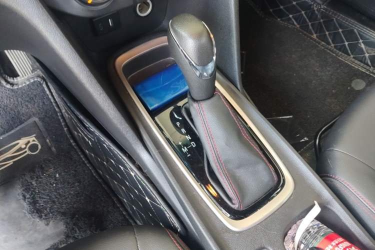 Used Chevrolet Monza 2020 Light Hybrid RS 330T Automatic Comfort Edition Gear Lever