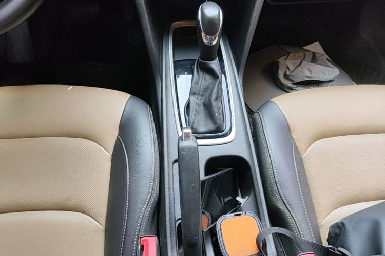 Used Chevrolet Monza 2020 320 Automatic Enjoyment Edition Gear Lever