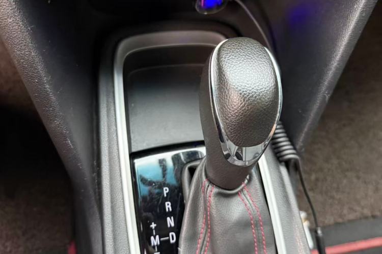 Used Chevrolet Monza 2020 Light Hybrid RS 330T Automatic Comfort Edition Gear Lever