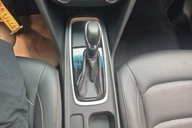 Used Chevrolet Monza 2020 Light Hybrid RS 330T Automatic Comfort Edition Gear Lever