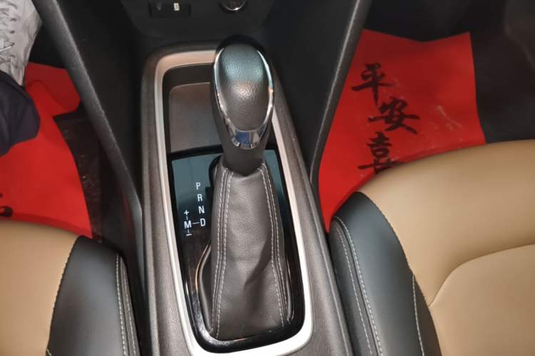 Used Chevrolet Monza 2020 320 Automatic Enjoyment Edition Gear Lever