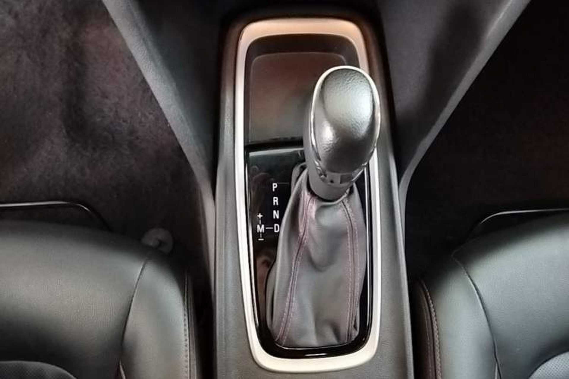 Used Chevrolet Monza 2020 Light Hybrid RS 330T Automatic Comfort Edition Gear Lever