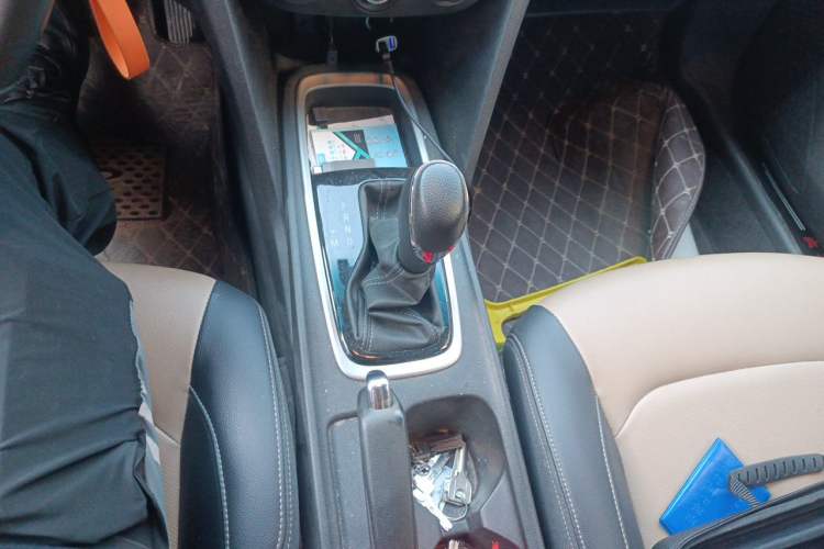 Used Chevrolet Monza 2020 320 Automatic Enjoyment Edition Gear Lever