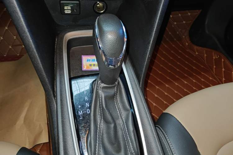 Used Chevrolet Monza 2020 320 Automatic Enjoyment Edition Gear Lever