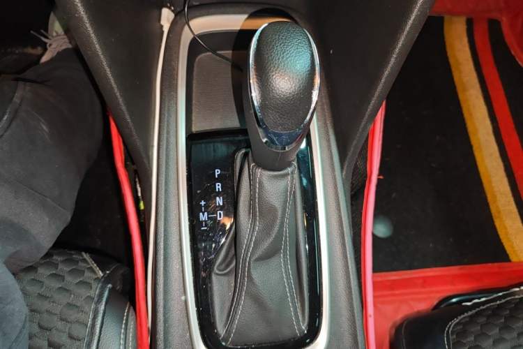 Used Chevrolet Monza 2020 320 Automatic Enjoyment Edition Gear Lever