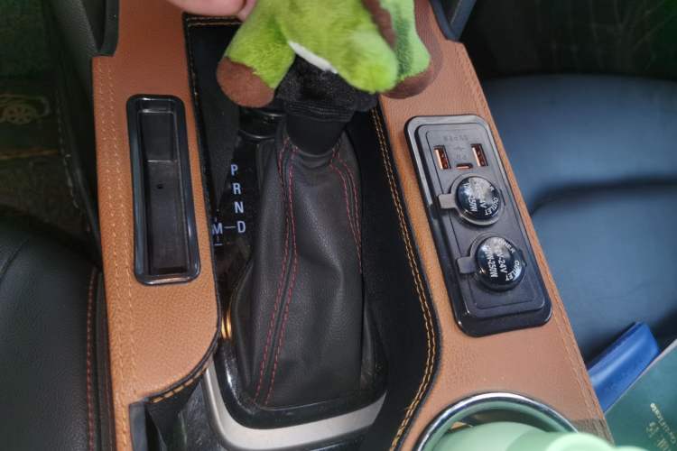 Used Chevrolet Monza 2020 Light Hybrid RS 330T Automatic Comfort Edition Gear Lever