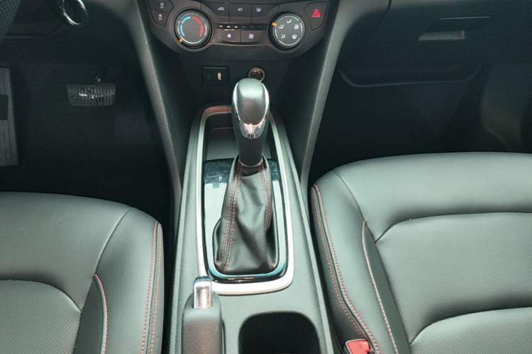 Used Chevrolet Monza 2020 Light Hybrid RS 330T Automatic Comfort Edition Gear Lever