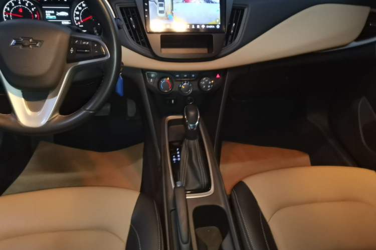Used Chevrolet Monza 2020 320 Automatic Enjoyment Edition Gear Lever