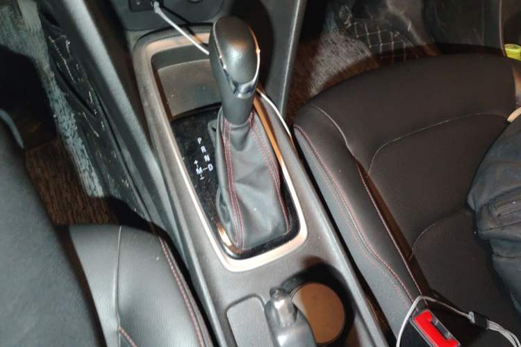 Used Chevrolet Monza 2020 Light Hybrid Redline 320T Dual-Clutch Thrilling Edition Gear Lever