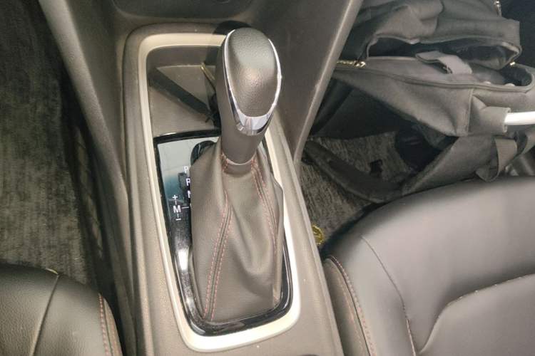 Used Chevrolet Monza 2020 Light Hybrid RS 330T Automatic Comfort Edition Gear Lever