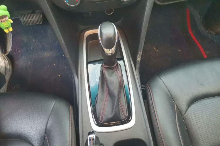 Used Chevrolet Monza 2020 Light Hybrid RS 330T Automatic Comfort Edition Gear Lever