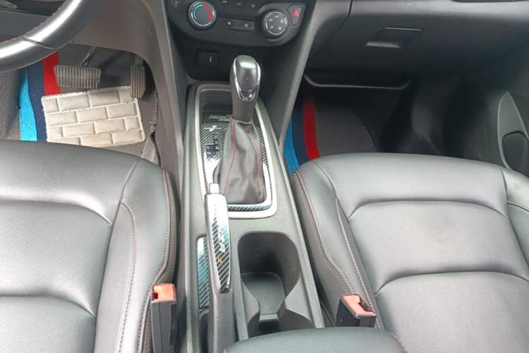 Used Chevrolet Monza 2020 Light Hybrid RS 330T Automatic Comfort Edition Gear Lever