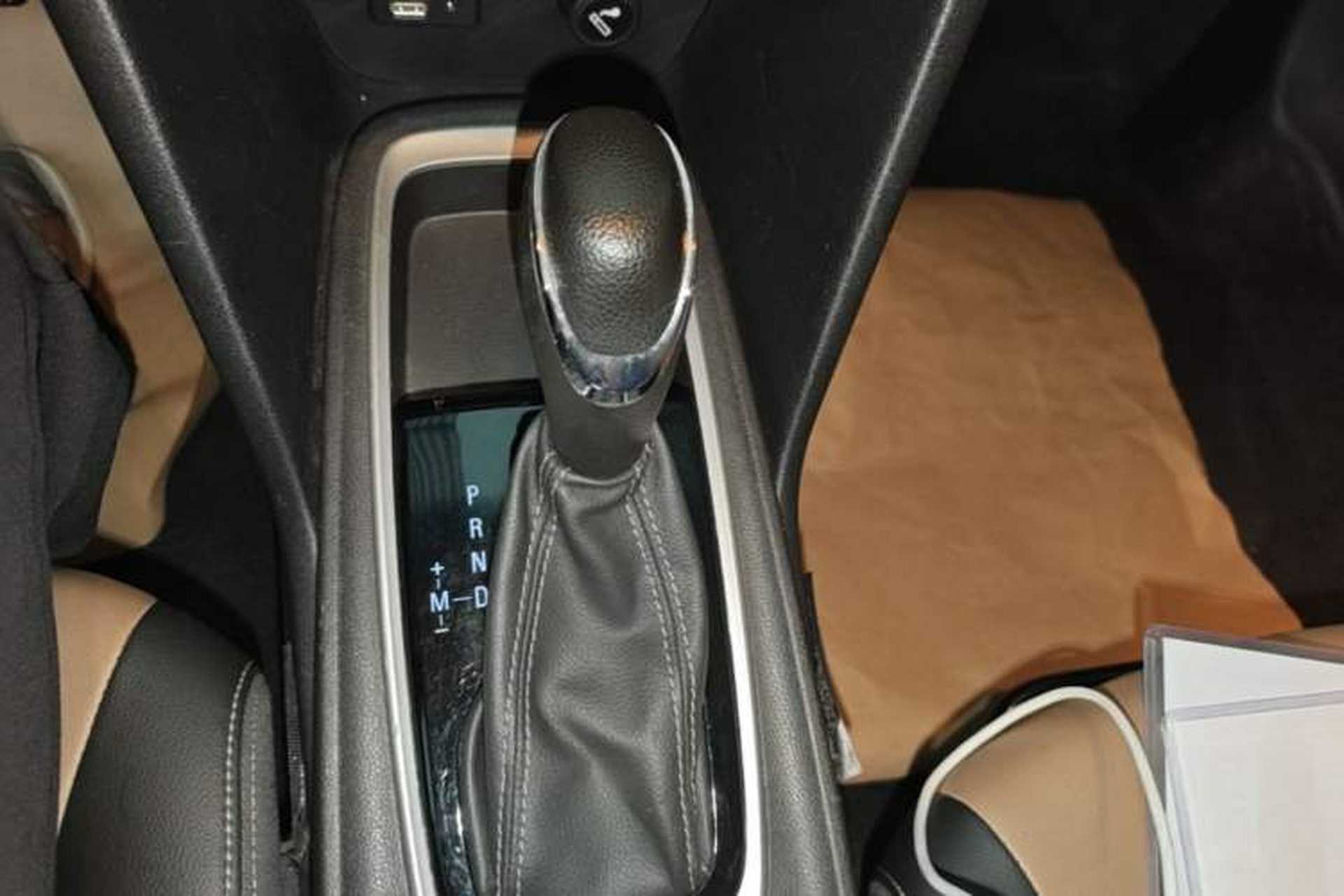 Used Chevrolet Monza 2020 320 Automatic Enjoyment Edition Gear Lever
