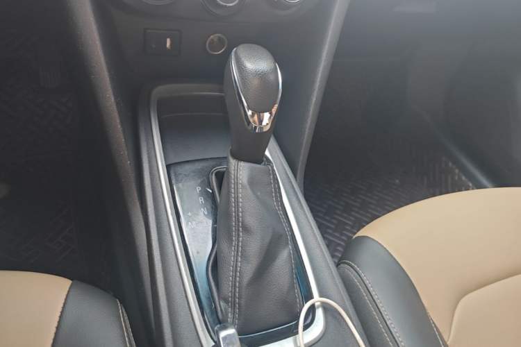 Used Chevrolet Monza 2020 320 Automatic Enjoyment Edition Gear Lever