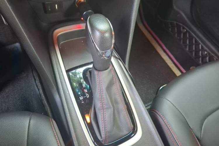 Used Chevrolet Monza 2020 Light Hybrid RS 330T Automatic Comfort Edition Gear Lever