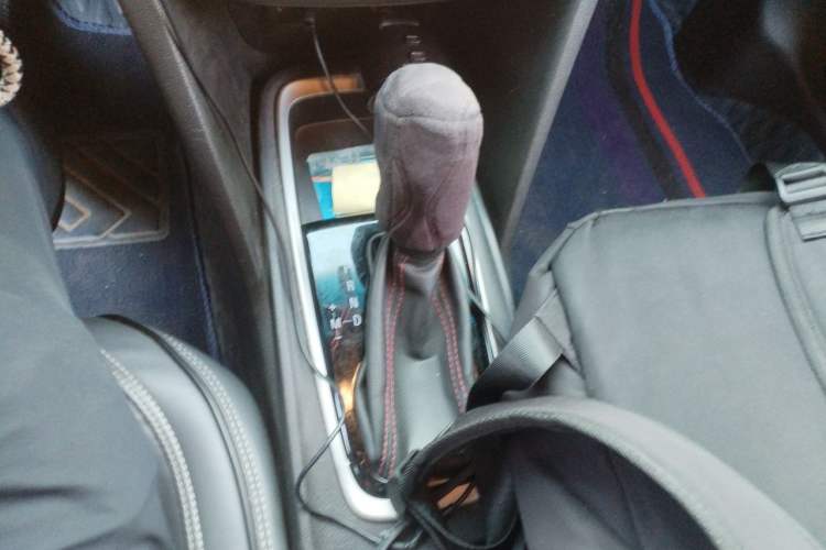 Used Chevrolet Monza 2020 Light Hybrid RS 330T Automatic Comfort Edition Gear Lever