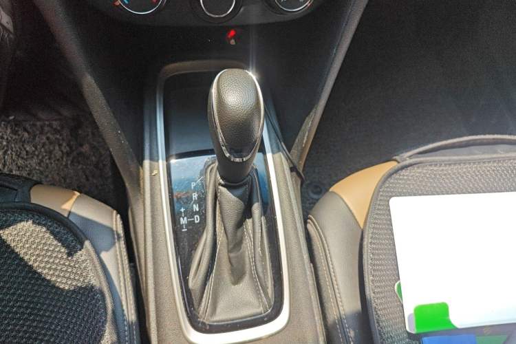 Used Chevrolet Monza 2020 320 Automatic Enjoyment Edition Gear Lever