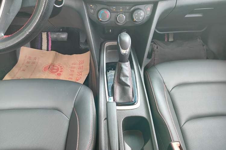 Used Chevrolet Monza 2020 Light Hybrid Redline 320T Dual-Clutch Thrilling Edition Gear Lever