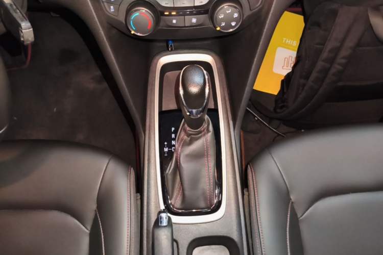 Used Chevrolet Monza 2020 Light Hybrid RS 330T Automatic Comfort Edition Gear Lever