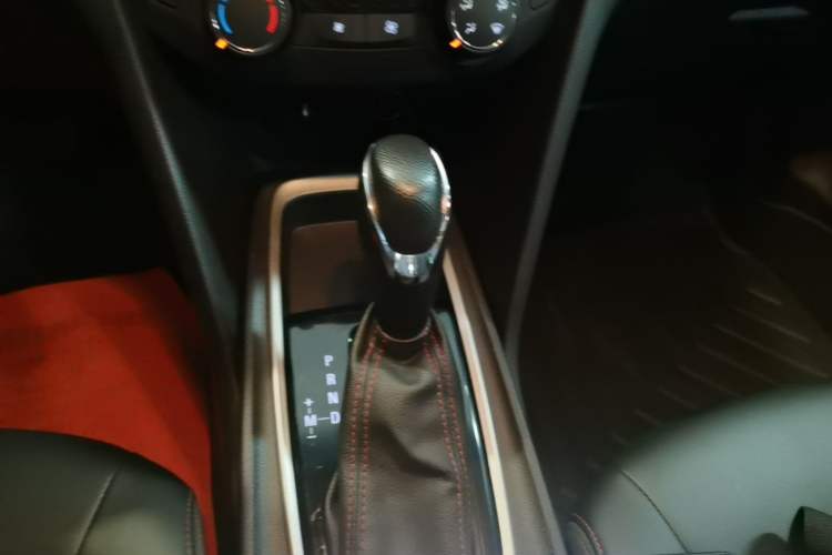 Used Chevrolet Monza 2020 Light Hybrid RS 330T Automatic Comfort Edition Gear Lever